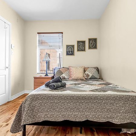 Beautiful 3-Bedrooms In Heart Of Plateau Mont-Royal มอนทรีอัล ภายนอก รูปภาพ