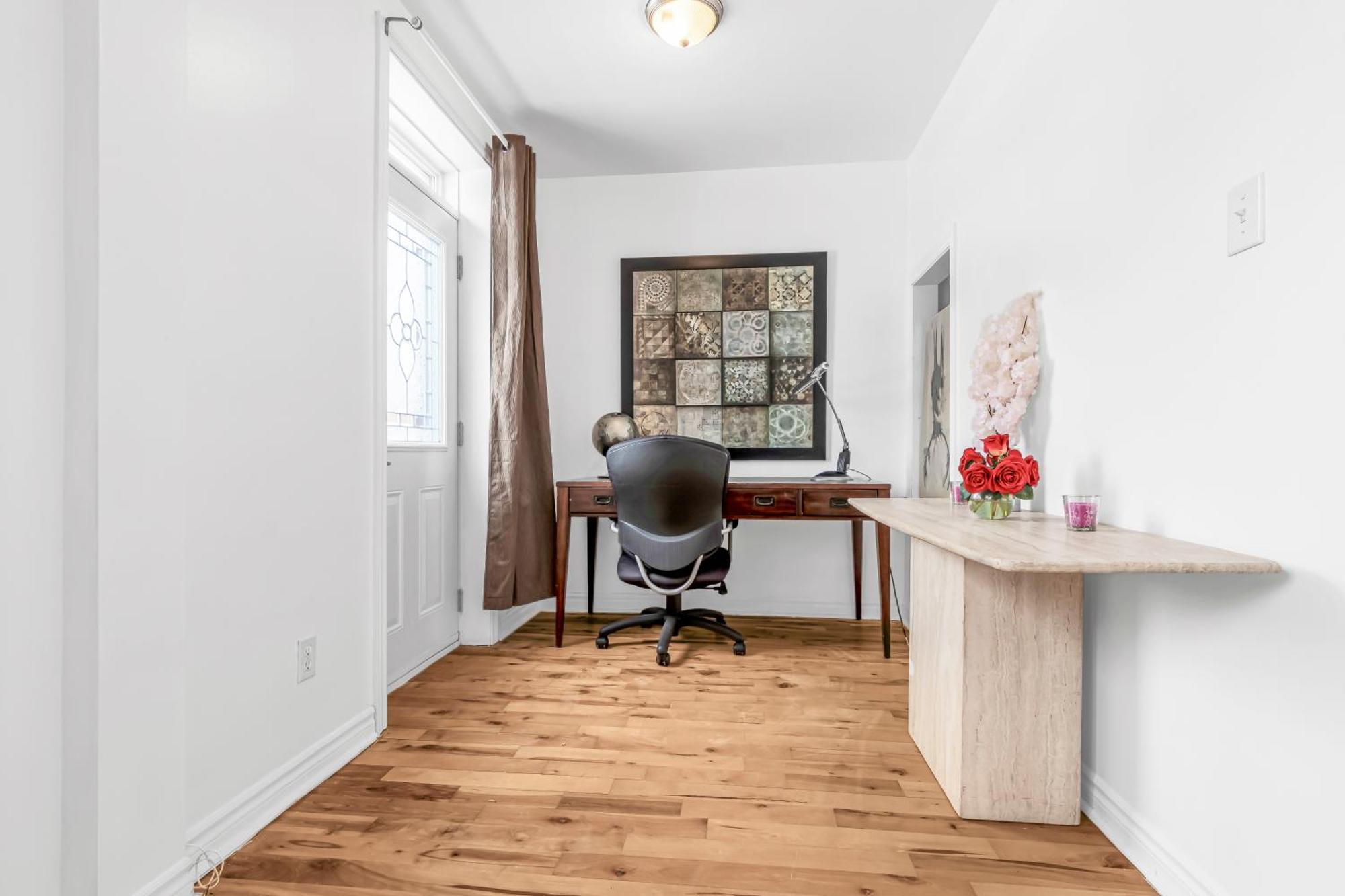 Beautiful 3-Bedrooms In Heart Of Plateau Mont-Royal มอนทรีอัล ภายนอก รูปภาพ