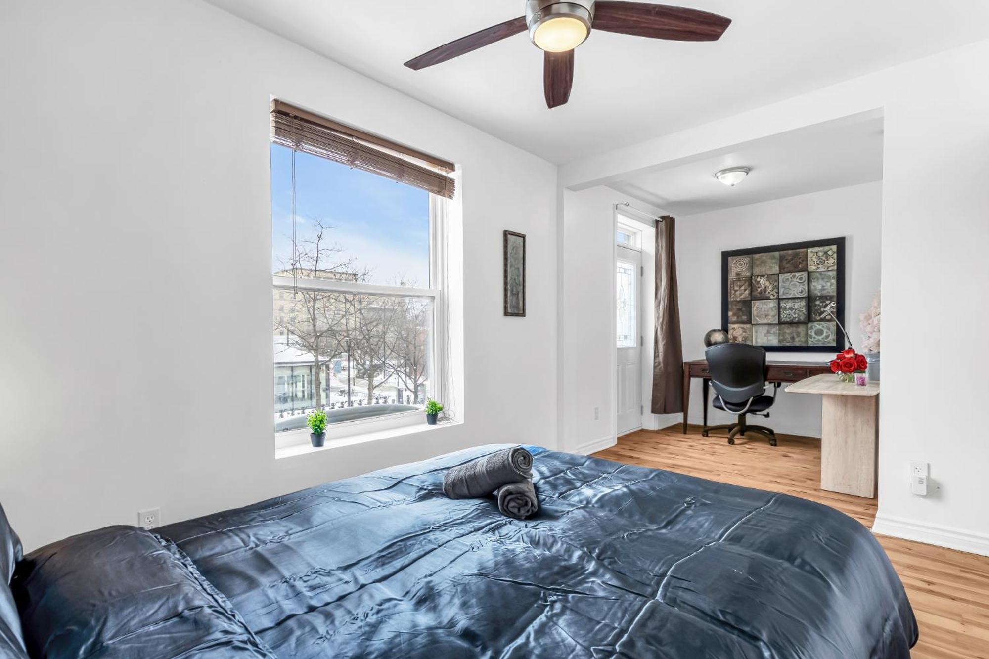Beautiful 3-Bedrooms In Heart Of Plateau Mont-Royal มอนทรีอัล ภายนอก รูปภาพ